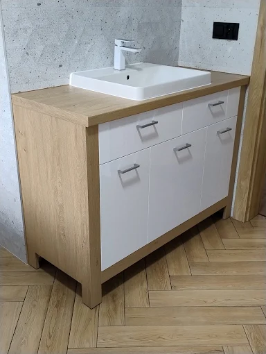 Szafka łazienkowa na wymiar